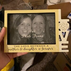 Standing mother daughter frame